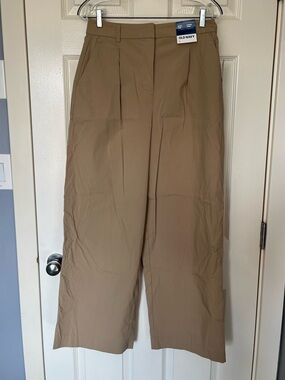NWT Old navy wide leg pants - size 8